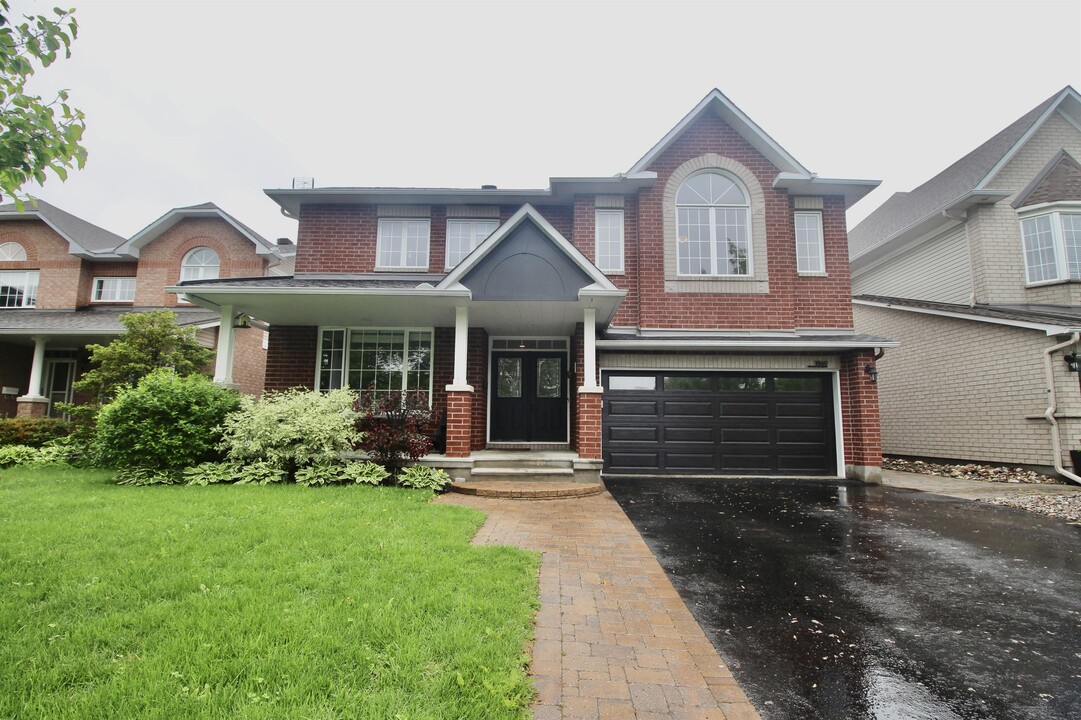 1969 Montclair Ave in Ottawa, ON - Building Photo