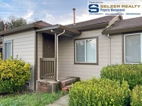 6149 N State St in Ukiah, CA - Building Photo