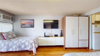 445 Seaside Ave in Honolulu, HI - Building Photo - Building Photo