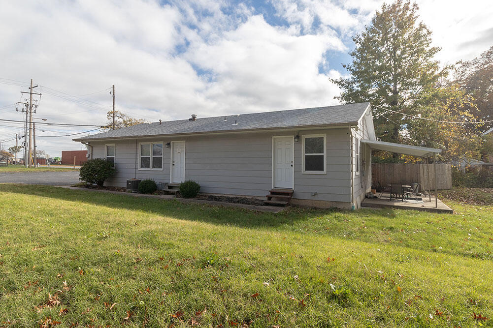 103 N Garth Ave in Columbia, MO - Building Photo