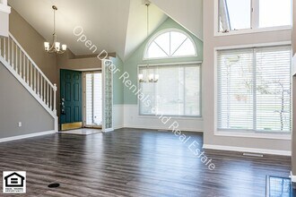 8218 Fountainhead Dr in Fort Wayne, IN - Building Photo - Building Photo