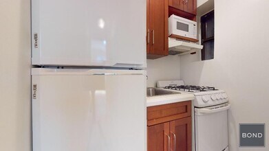 523 E 85th St in New York, NY - Building Photo - Building Photo
