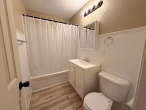 713 Riverside St NW in Fort Dodge, IA - Building Photo - Building Photo