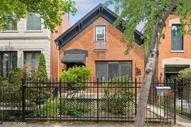 property at 1840 W Huron St