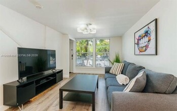 6865 Bay Dr in Miami Beach, FL - Building Photo - Building Photo