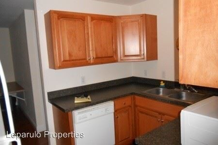 1335 Airport Dr in Tallahassee, FL - Building Photo - Building Photo