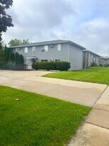 840 Terry Ave in Hiawatha, IA - Building Photo