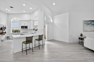 6668 NW 25th Terrace in Boca Raton, FL - Foto de edificio - Building Photo