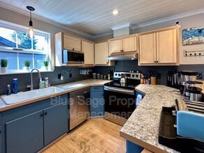 237 W Alder St in Sequim, WA - Building Photo - Building Photo