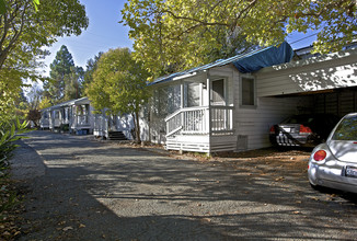 1963 Trinity Ave in Walnut Creek, CA - Building Photo - Building Photo