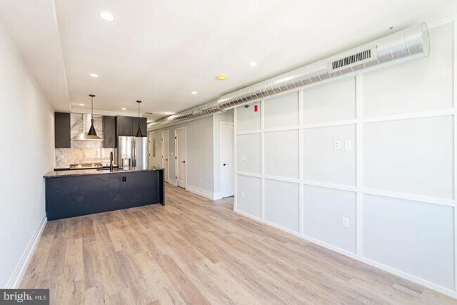 526 Brown St in Philadelphia, PA - Building Photo - Building Photo