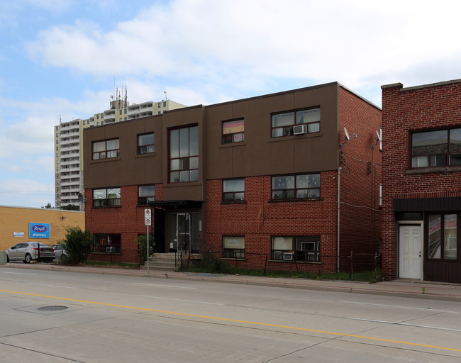 222 Parkdale Ave N in Hamilton, ON - Building Photo - Primary Photo