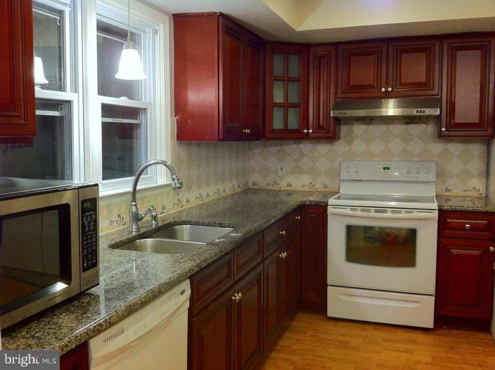802 Ellis Ave in Newtown Square, PA - Building Photo