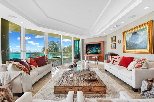 16051 Collins Ave, Unit # 504 in Sunny Isles Beach, FL - Foto de edificio - Building Photo