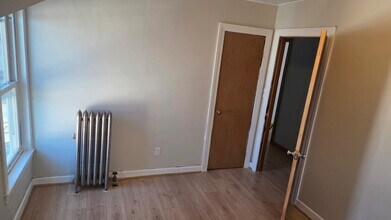 12 Crown St, Unit 2 in Nashua, NH - Building Photo - Building Photo