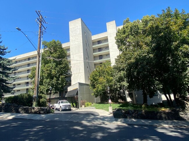 property at 700 W 7th Ave