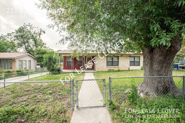 223 Northill Dr in San Antonio, TX - Building Photo - Building Photo