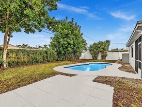 6800 Raleigh St in Hollywood, FL - Building Photo - Building Photo