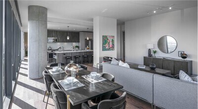 3410 Yoakum Blvd in Houston, TX - Building Photo - Building Photo