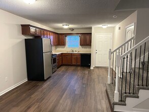 1100 NW Willow Dr in Grain Valley, MO - Building Photo - Building Photo