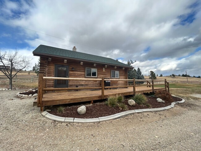 1223 Creek View Ln in Victor, MT - Foto de edificio - Building Photo