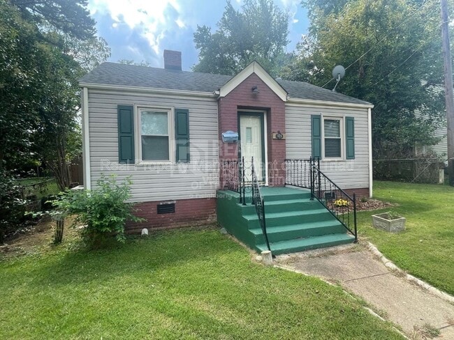 121 Robbins St