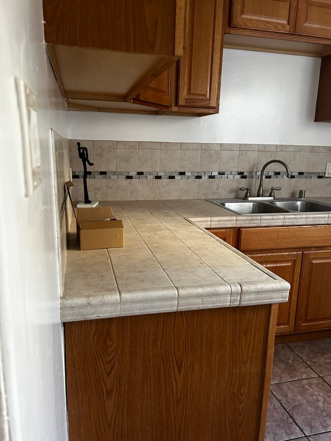 120 1/2 N Orlando Ave, Unit 130 1-2 in Los Angeles, CA - Building Photo - Building Photo