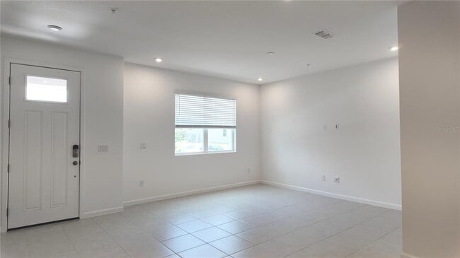 9875 Walkway Dr in Orlando, FL - Building Photo - Building Photo