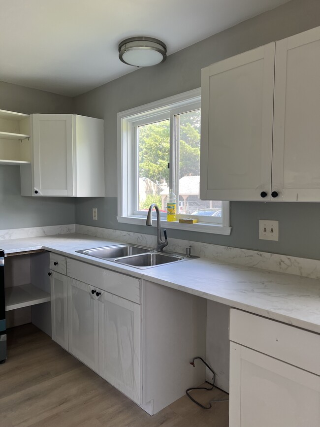 property at E16 Stonehedge Dr