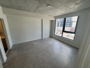 242 NW 32nd St, Unit A1 in Miami, FL - Building Photo - Building Photo