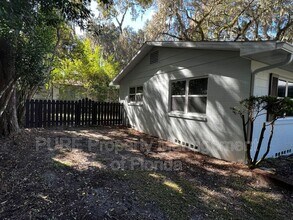 1220 SE 3rd St in Ocala, FL - Foto de edificio - Building Photo