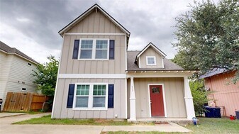 609 Peyton St, Unit R26-06D in College Station, TX - Building Photo