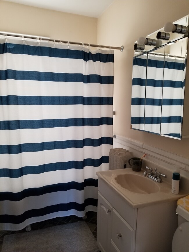 61 Quincy St, Unit 2 in Medford, MA - Building Photo - Building Photo