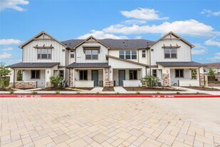 5900 U.S. 287 Frontage Rd in Arlington, TX - Building Photo