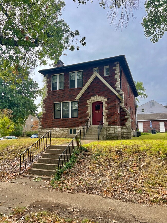 7728 Delmar Blvd, Unit 1st Floor