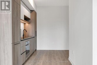 181-181 Sterling Rd in Toronto, ON - Building Photo - Building Photo