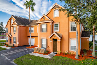 Lake Chase Apartments in Tampa, FL - Building Photo - Building Photo