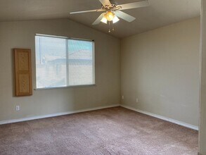 5401 Tamarindo Ln in Elk Grove, CA - Building Photo - Building Photo