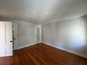 271 Elm St in West Haven, CT - Building Photo - Building Photo