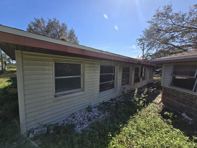 520 Thomas Ave in Frostproof, FL - Building Photo - Building Photo