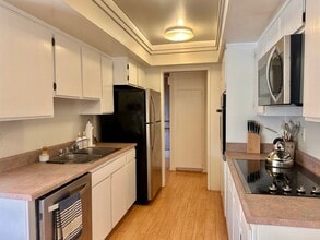 5870 Green Valley Cir in Culver City, CA - Building Photo - Building Photo