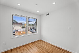 695 Summit Ave in Jersey City, NJ - Building Photo - Building Photo