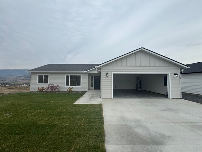 562 S Joseph Ave in East Wenatchee, WA - Building Photo - Building Photo