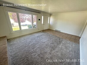 2291 Longmeadow Dr in Taylorsville, UT - Building Photo - Building Photo