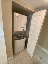 2667 NW 33rd St in Oakland Park, FL - Building Photo - Building Photo