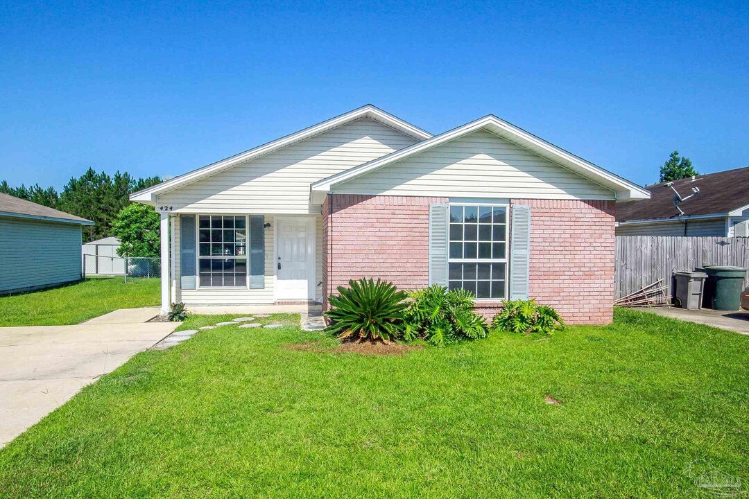 424 Pine Crescent Way in Pensacola, FL - Building Photo