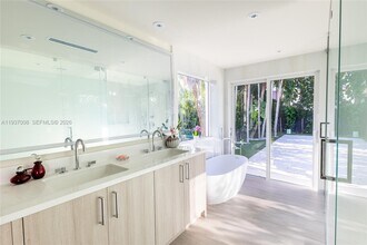 4520 Sabal Palm Rd in Miami, FL - Building Photo - Building Photo