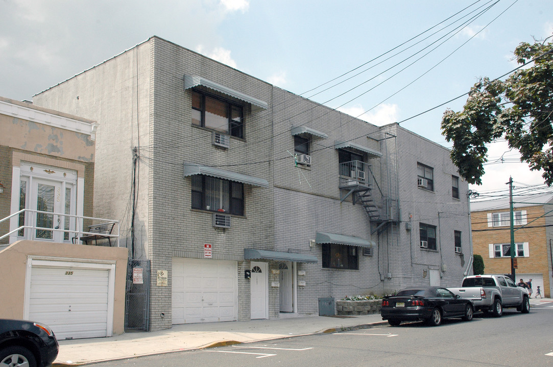 337-341 68th St in Guttenberg, NJ - Building Photo