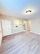 23569 Stewart Ave in Warren, MI - Building Photo - Building Photo