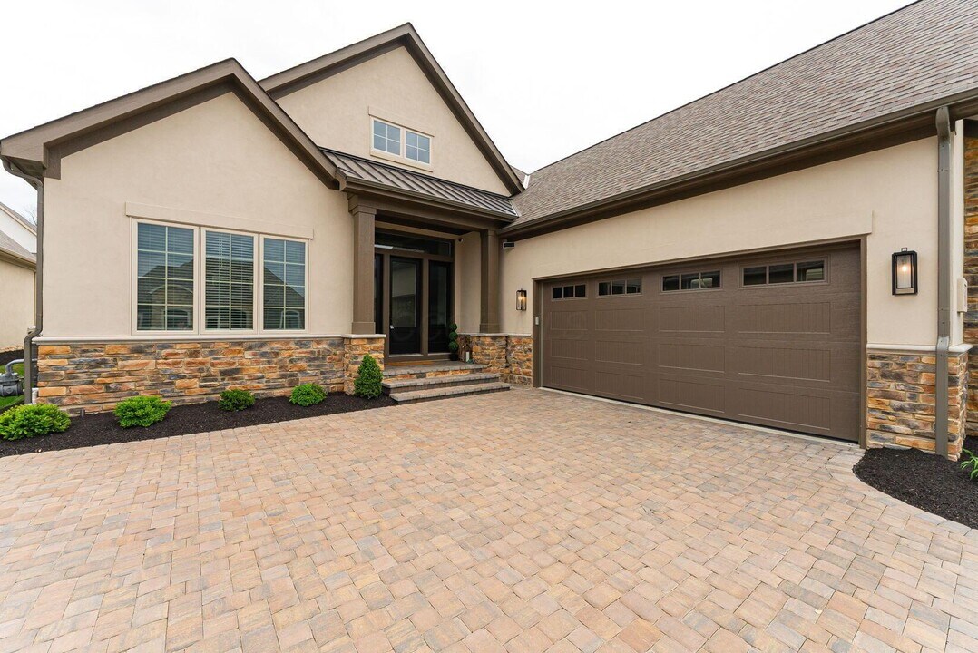 6096 Deer Bluff Pl in Dublin, OH - Building Photo